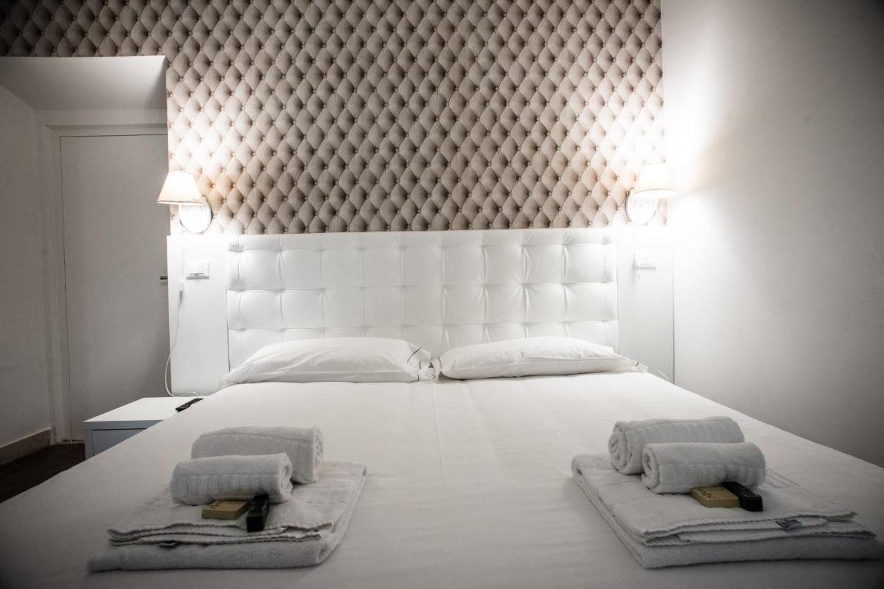 Flowers Apartments โรม ภายนอก รูปภาพ