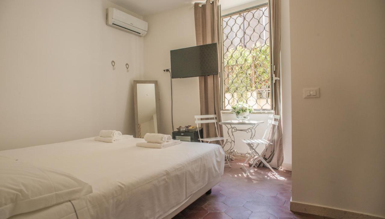 Flowers Apartments โรม ภายนอก รูปภาพ