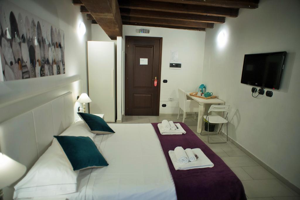 Flowers Apartments โรม ภายนอก รูปภาพ