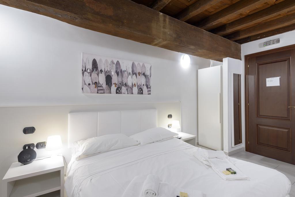 Flowers Apartments โรม ห้อง รูปภาพ