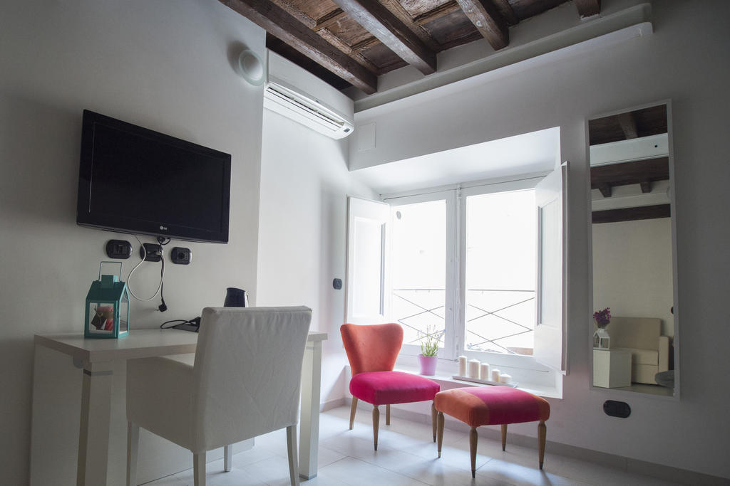 Flowers Apartments โรม ภายนอก รูปภาพ